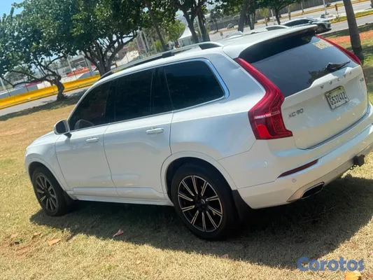 2017 Volvo Xc90 — foto 10 / 12
