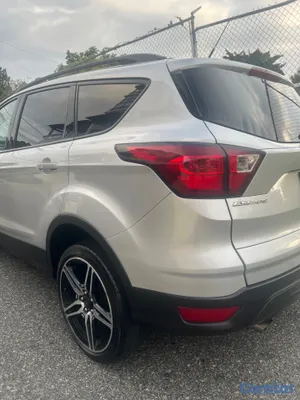 2019 Ford Escape — foto 8 / 10