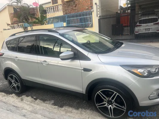 2019 Ford Escape — foto 10 / 10