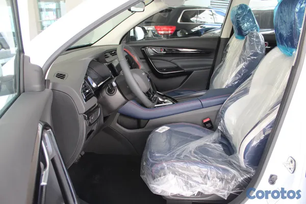 2026 Changfeng Dongfeng AX7 — foto 9 / 10
