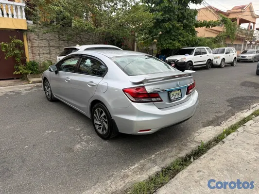 2015 Honda Civic — foto 6 / 10