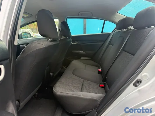 2015 Honda Civic — foto 8 / 10