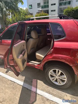 2010 Hyundai Tucson — foto 2 / 4