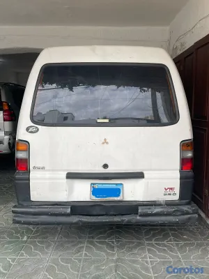 2005 Mitsubishi L300
