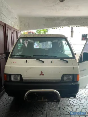 2005 Mitsubishi L300 — foto 2 / 5