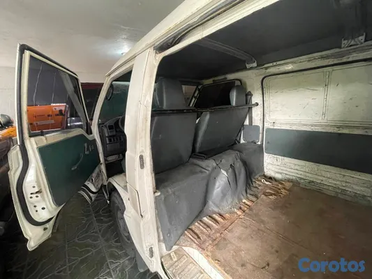 2005 Mitsubishi L300 — foto 4 / 5