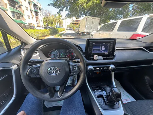 2021 Toyota Rav-4 — foto 8 / 10
