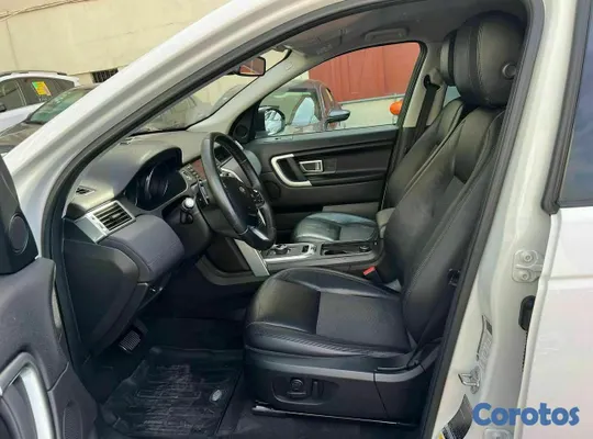 2017 Land Rover Discovery — foto 7 / 9