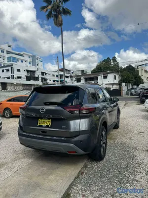 2022 Nissan Rogue — foto 2 / 10