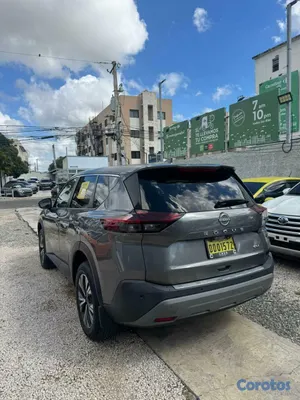 2022 Nissan Rogue — foto 5 / 10