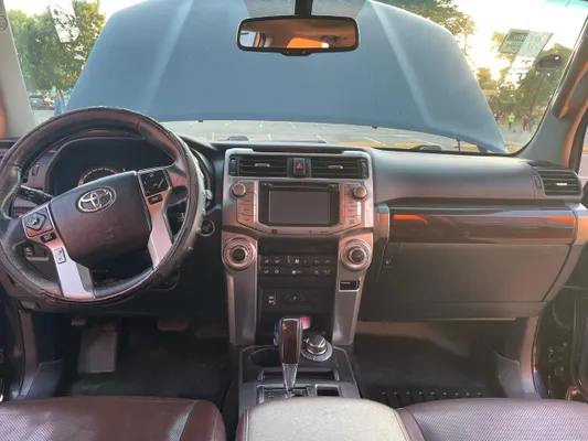 2016 Toyota 4 Runner — foto 2 / 9