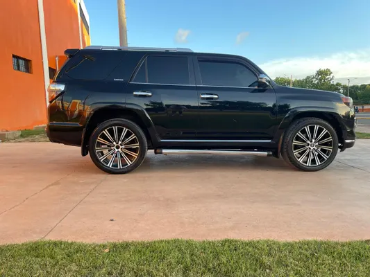 2016 Toyota 4 Runner — foto 5 / 9