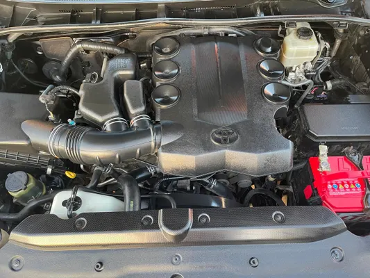 2016 Toyota 4 Runner — foto 8 / 9