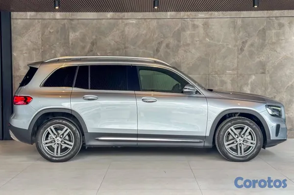 2026 Mercedes Clase GLB — foto 8 / 12
