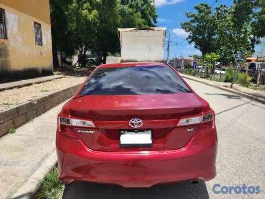 2014 Toyota Camry — foto 4 / 7