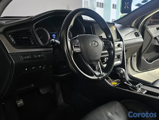 2018 Hyundai Sonata — foto 4 / 8
