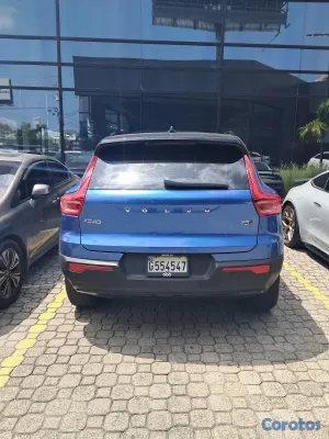 2021 Volvo XC 40 R-DESIGN 2021 4WD — foto 4 / 10
