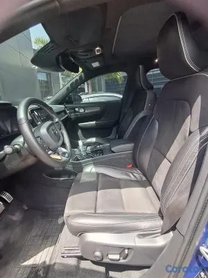 2021 Volvo XC 40 R-DESIGN 2021 4WD — foto 8 / 10