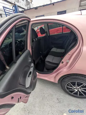 2021 Nissan March — foto 8 / 12