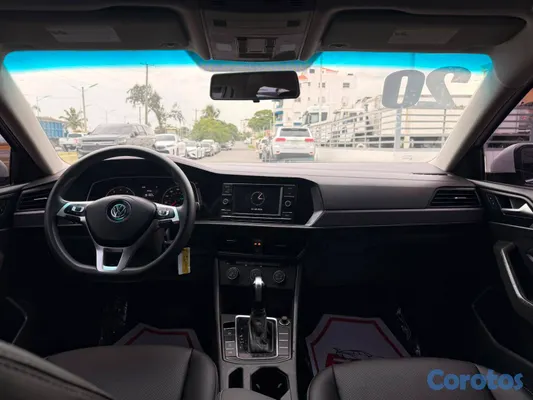 2020 Volkswagen Jetta — foto 6 / 8