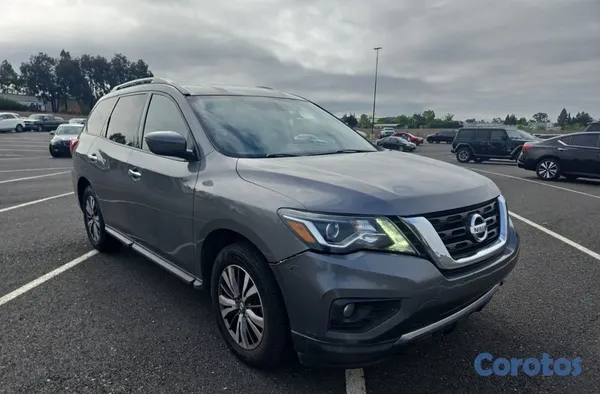 2020 Nissan Pathfinder — foto 3 / 8