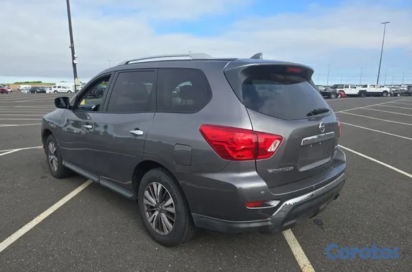 2020 Nissan Pathfinder — foto 4 / 8