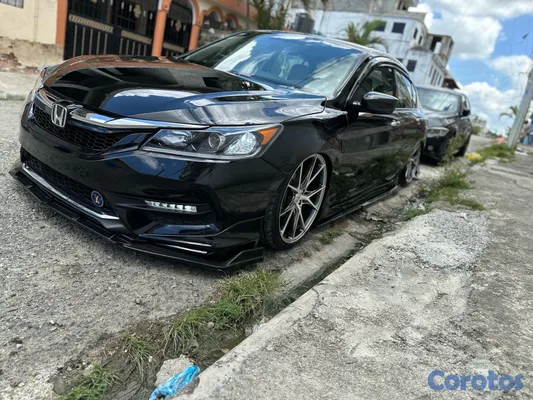 2017 Honda Accord — foto 2 / 13