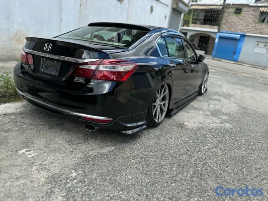 2017 Honda Accord — foto 3 / 13