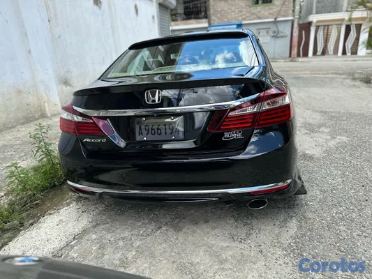 2017 Honda Accord — foto 6 / 13