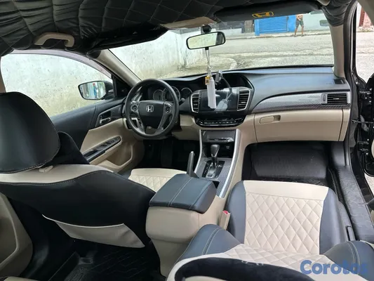 2017 Honda Accord — foto 10 / 13