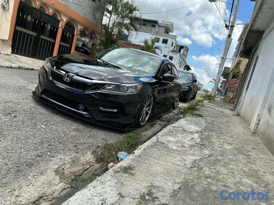 2017 Honda Accord — foto 12 / 13