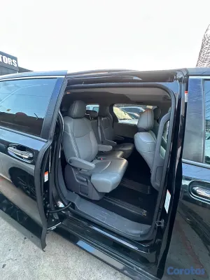 2021 Toyota Sienna — foto 8 / 11