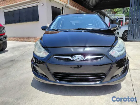 2014 Hyundai Accent — foto 2 / 10