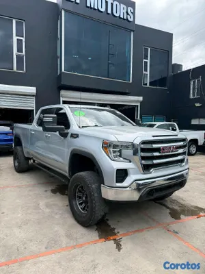 2020 GMC Sierra — foto 3 / 12