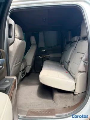 2020 GMC Sierra — foto 9 / 12