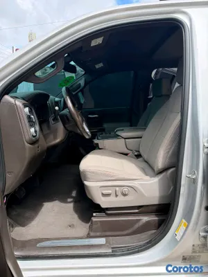 2020 GMC Sierra — foto 10 / 12
