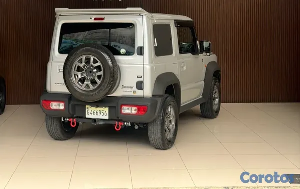 2020 Suzuki Jimny — foto 3 / 4