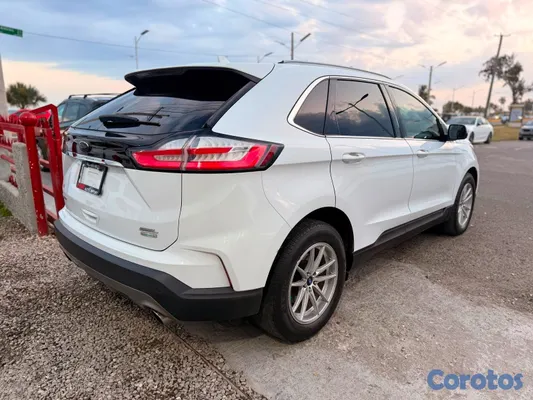 2020 Ford Edge — foto 3 / 8