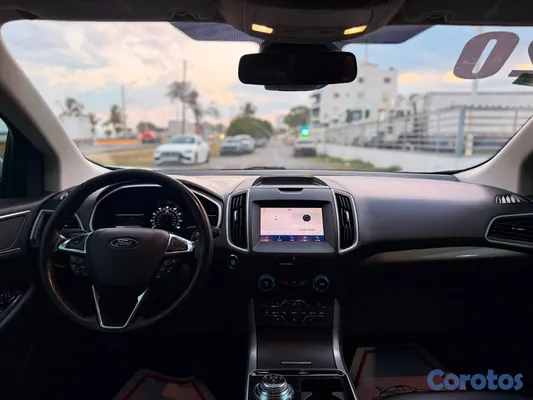 2020 Ford Edge — foto 5 / 8