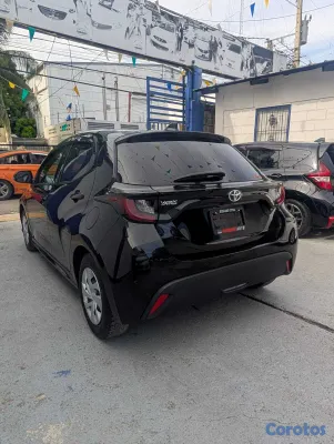 2021 Toyota Yaris — foto 12 / 13