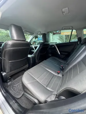 2017 Toyota Rav-4 — foto 4 / 13