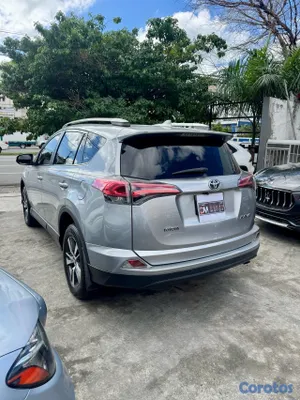 2017 Toyota Rav-4 — foto 6 / 13