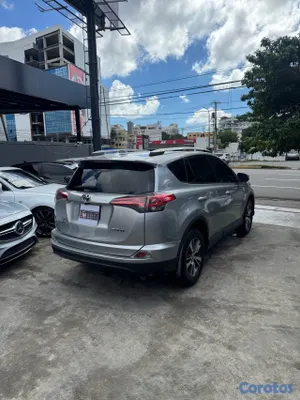 2017 Toyota Rav-4 — foto 7 / 13