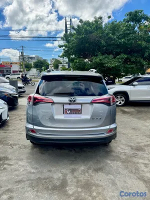 2017 Toyota Rav-4 — foto 8 / 13
