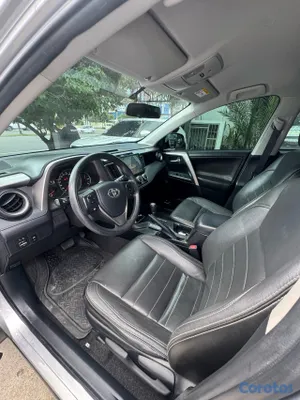 2017 Toyota Rav-4 — foto 9 / 13