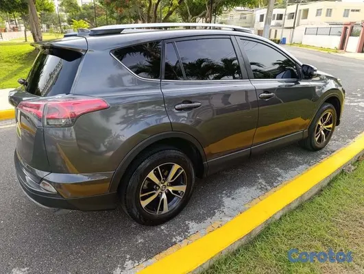 2018 Toyota Rav-4 — foto 3 / 8