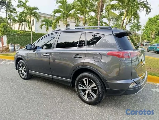 2018 Toyota Rav-4 — foto 4 / 8
