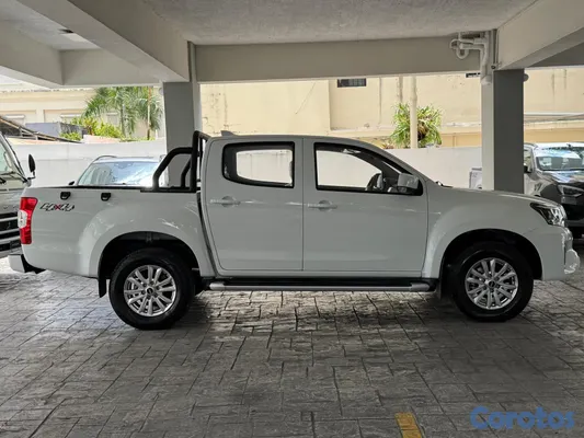 2026 Otra JIM Ultimate 4x4 AT — foto 4 / 11