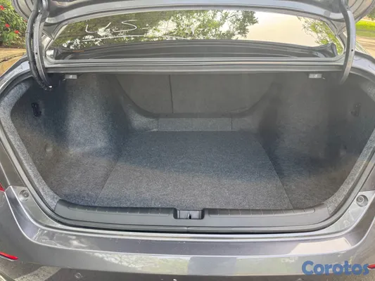 2021 Honda Accord — foto 13 / 14