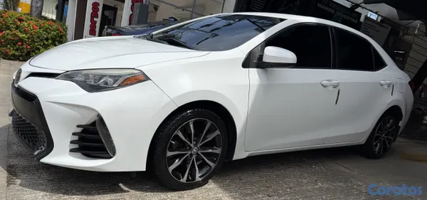 2016 Toyota Corolla — foto 2 / 5